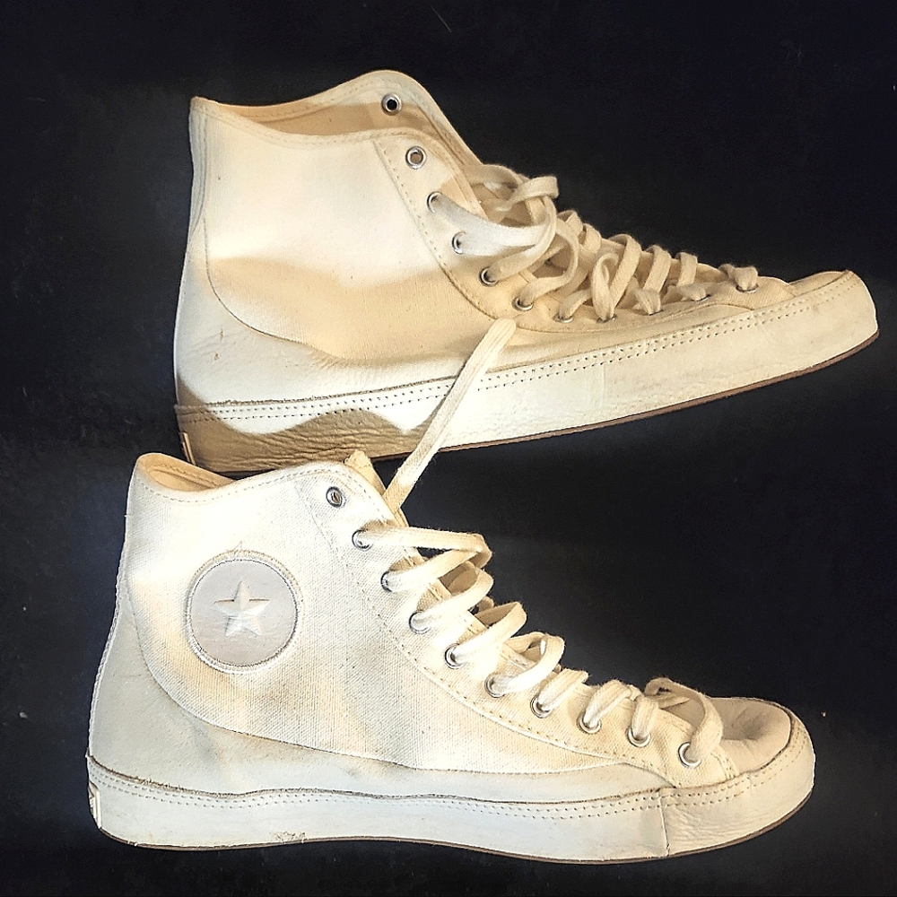 Converse sneakers like new!